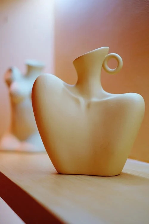 Modern Vase (Female Body)